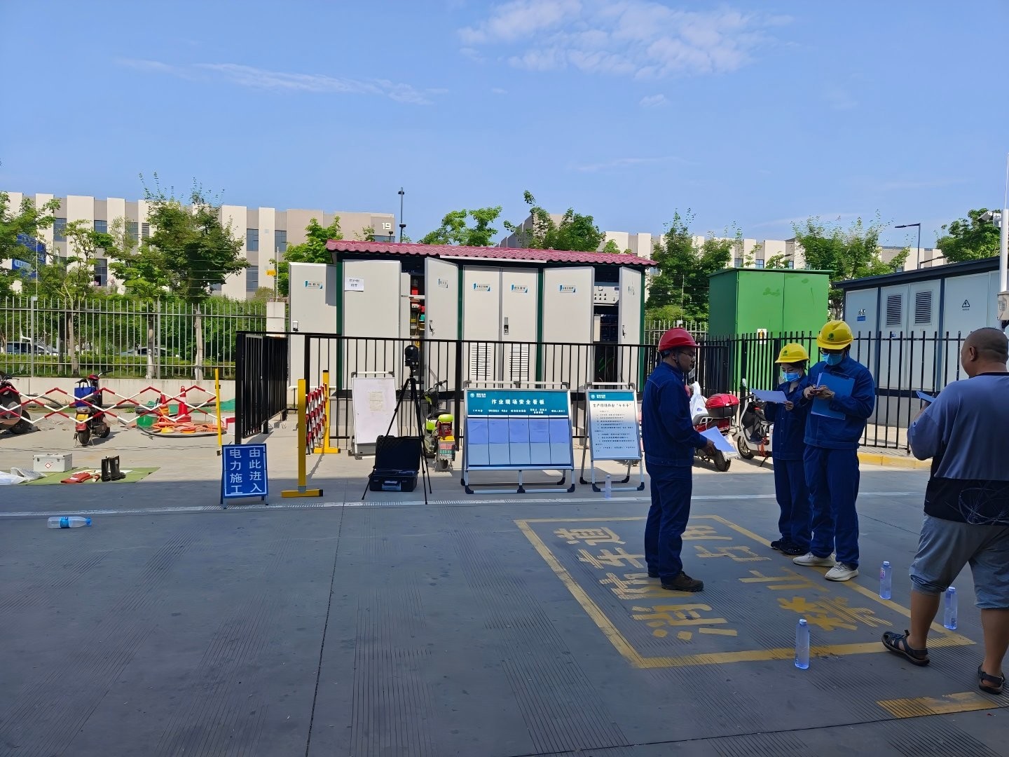 萬(wàn)馬愛充灃東普洛斯充電站電力報(bào)裝(變壓器安裝)工程